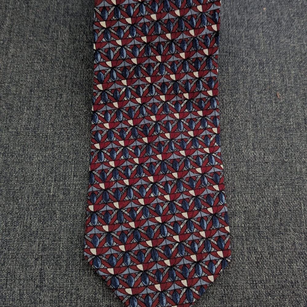 Men's Geometric Pattern Silk Tie in Burgundy and Blue